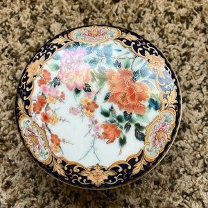 Otagiri trinket box. From Japan. See pictures for measurements. Great condition.